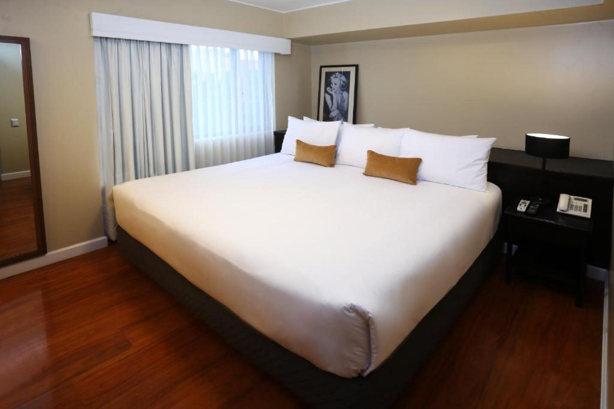 Radisson Hotel Plaza Del Bosque Lima Bagian luar foto