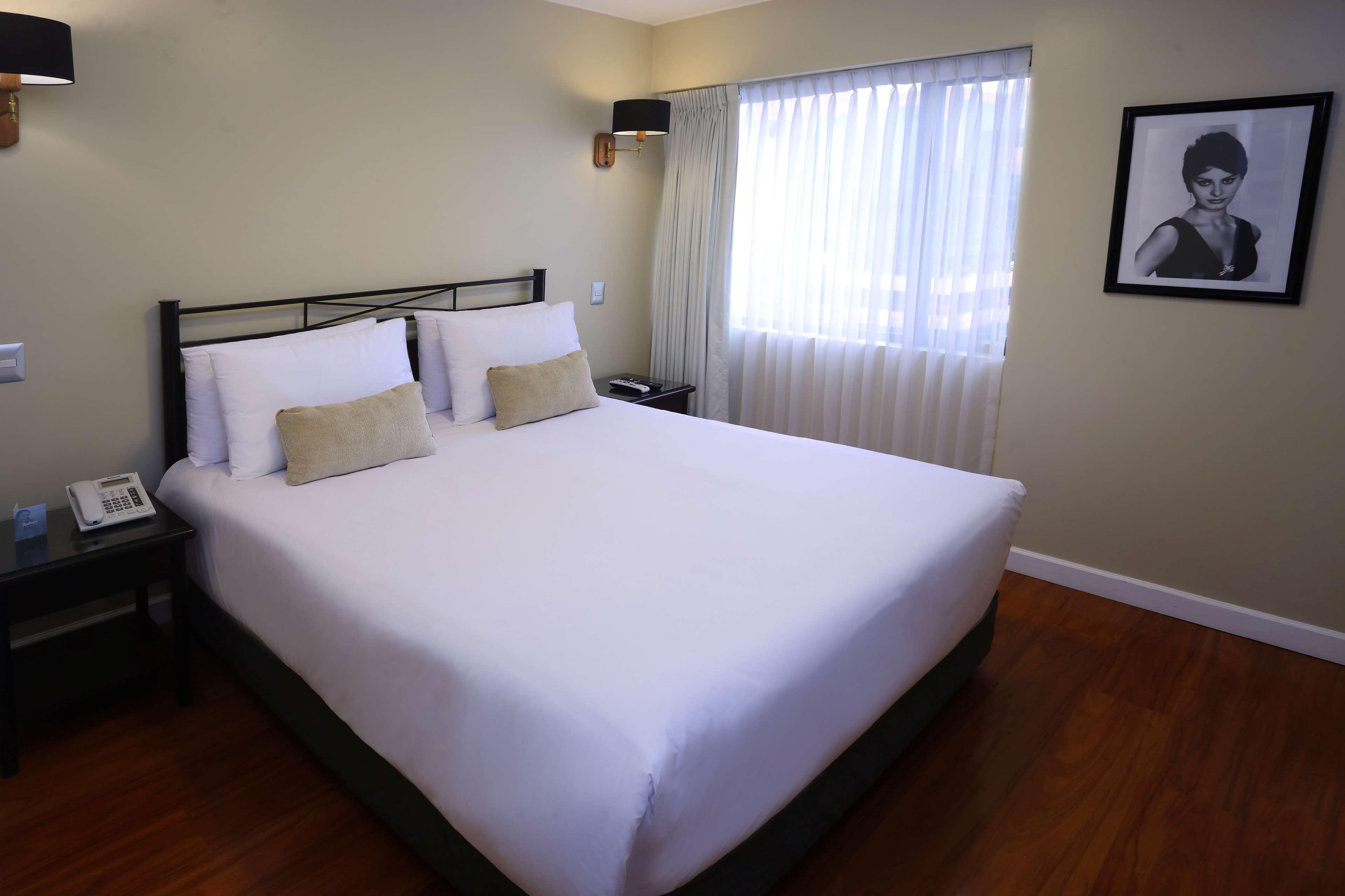 Radisson Hotel Plaza Del Bosque Lima Bagian luar foto