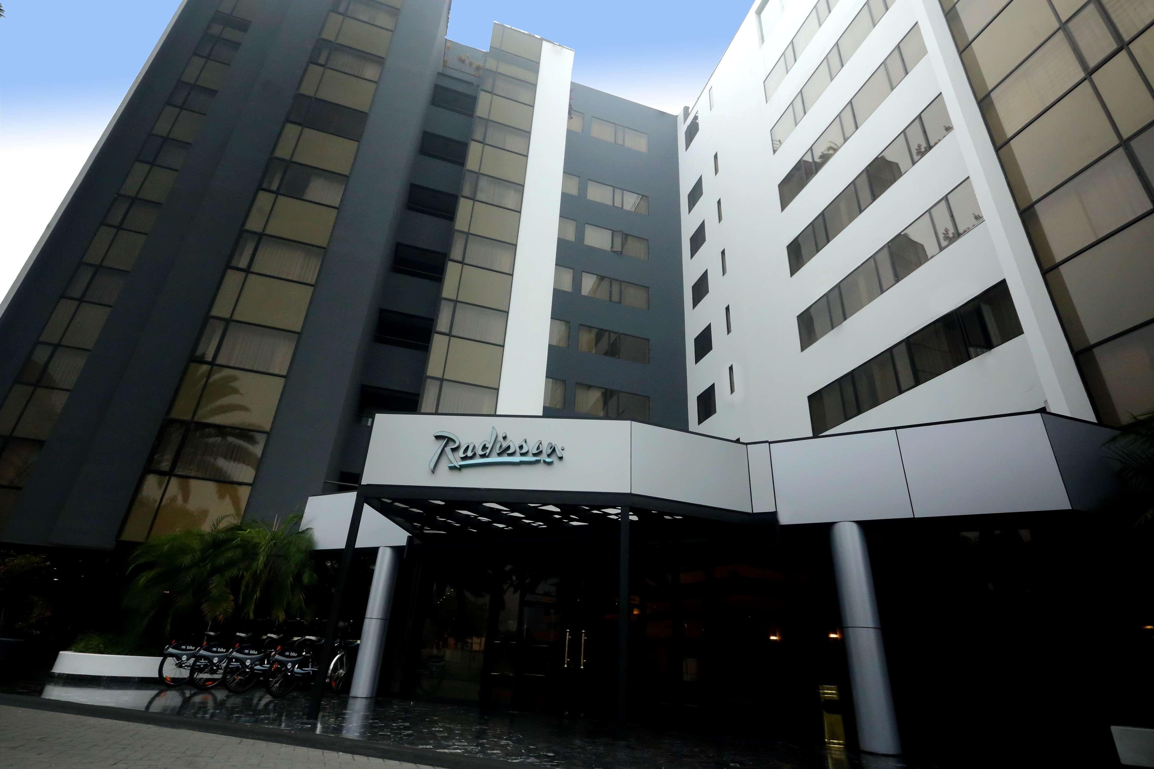 Radisson Hotel Plaza Del Bosque Lima Bagian luar foto