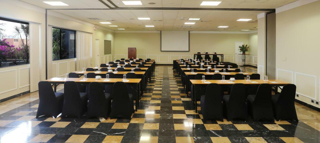Radisson Hotel Plaza Del Bosque Lima Bagian luar foto