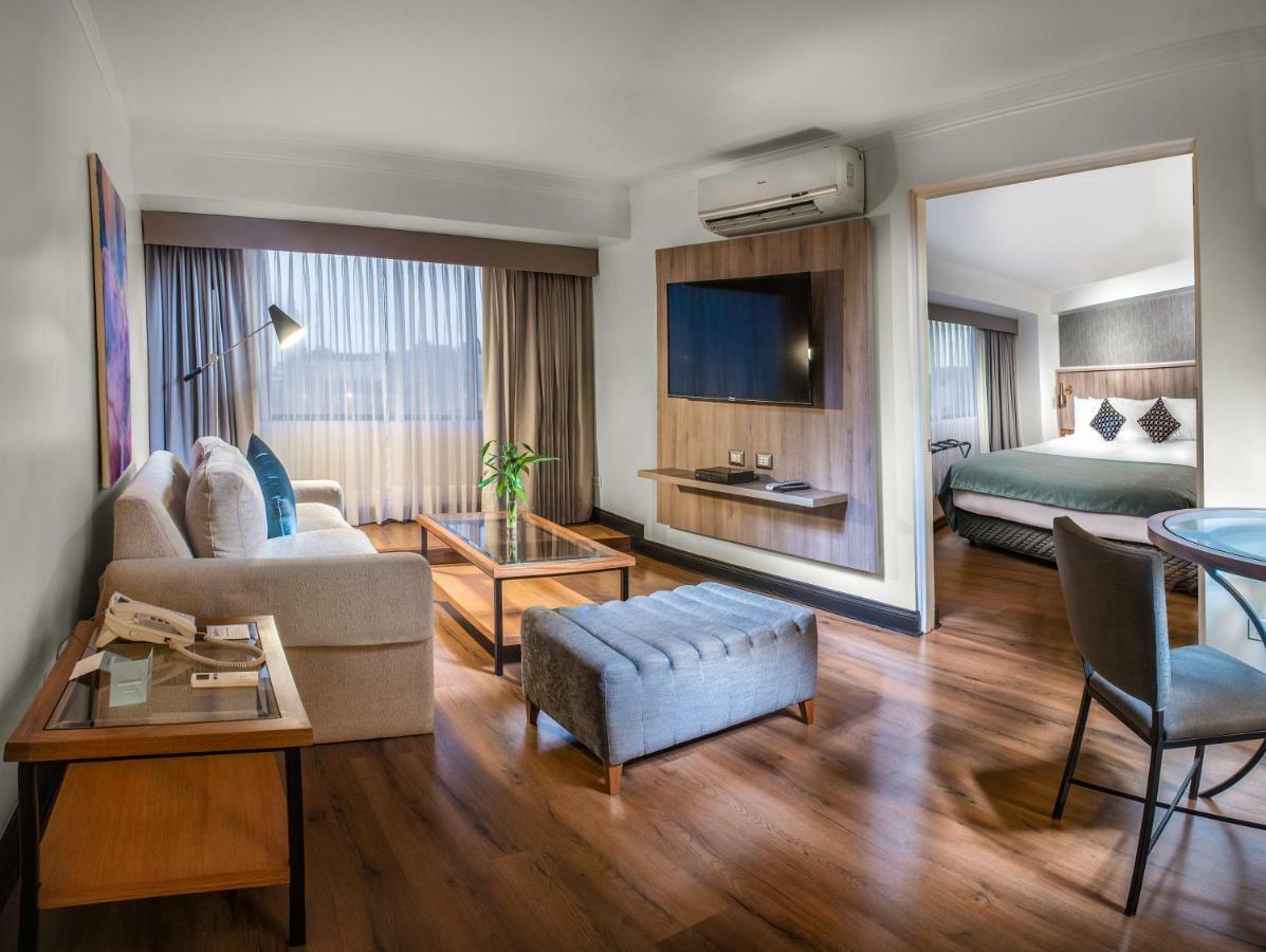 Radisson Hotel Plaza Del Bosque Lima Bagian luar foto