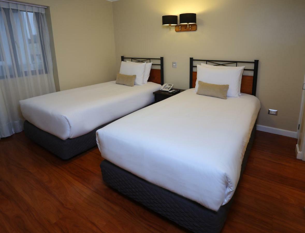 Radisson Hotel Plaza Del Bosque Lima Bagian luar foto
